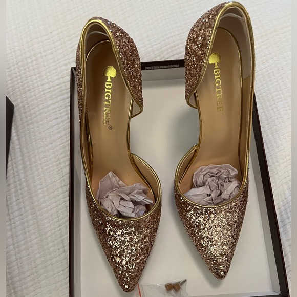 New never worn heels - Picture 2 of 10